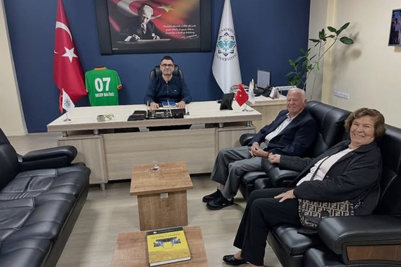 Hayırsever Vehbi ve Aysel Güleç Çiftinden Akseki MYO’ya Ziyaret Hayırsever Vehbi ve Aysel Güleç Çiftinden Akseki MYO’ya Ziyaret