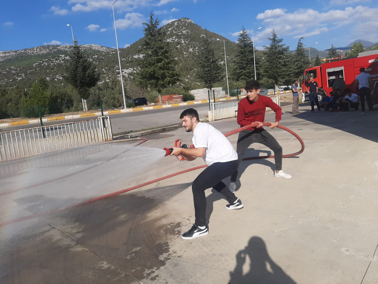 Geleceğin İtfaiyecileri Yetişiyor