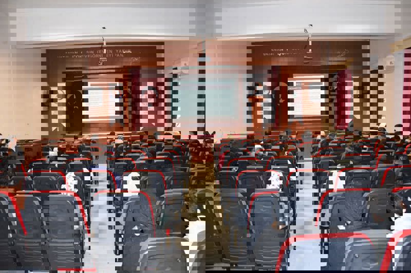 AHENK (Antalya’da Hedeflenen Eğitime Nitelik Kazandırma) Projesi Kapsamında Metaverse - Öte-Evren Konulu Seminer Gerçekleşti