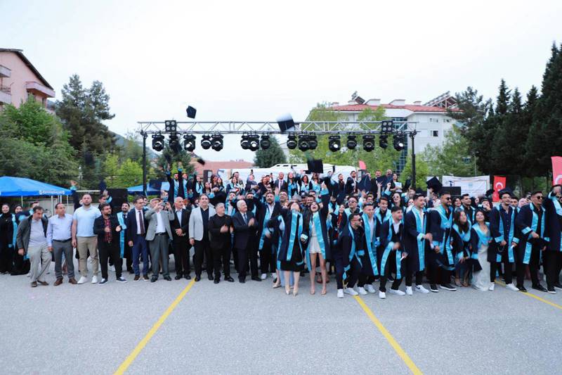 AKSEKİ’DE MEZUNİYET HEYECANI