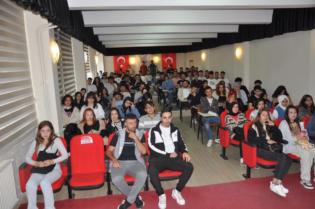Akseki Meslek Yüksekokulu'na Yeni Kayıt Yaptıran Öğrencilere Oryantasyon Programı Yapıldı